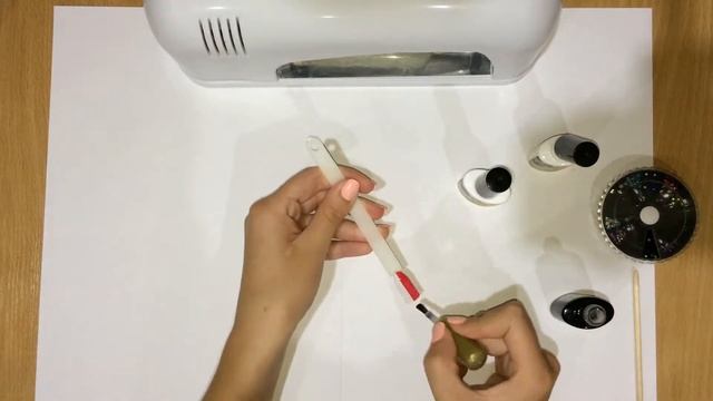 Красивый, элегантный маникюр со стразами смотреть онлайн