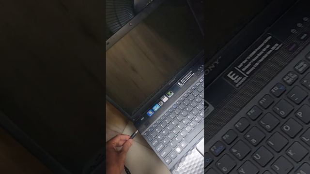 SONY laptop i3 prosser 2nd generation 6gb ram 500gb hard disk adapter condition falt charger Rs 400 смотреть онлайн