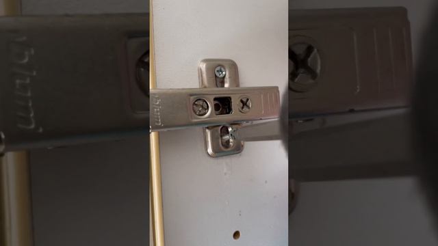 Superglue and cotton buds to fix your kitchen cupboard смотреть онлайн