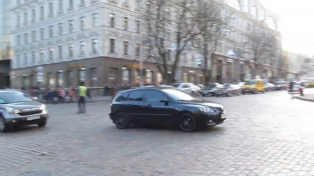 УКРАИНА, Киев: Бизнес Леди - Домой Из Бизнес-Офисов 21.03.2014 смотреть онлайн