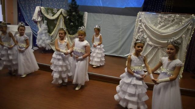 Танец снежинок смотреть онлайн