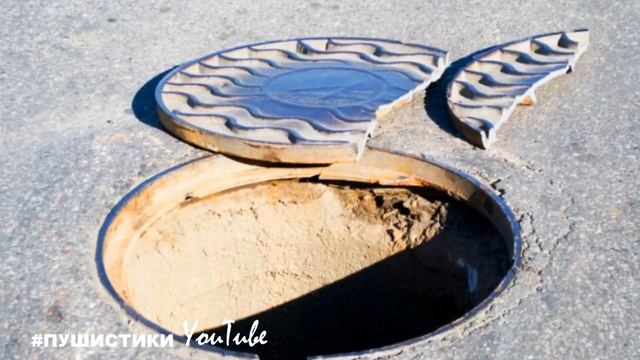 Котик застрял в одной из труб проложенных под асфальтом, он кричал через дырочку... смотреть онлайн