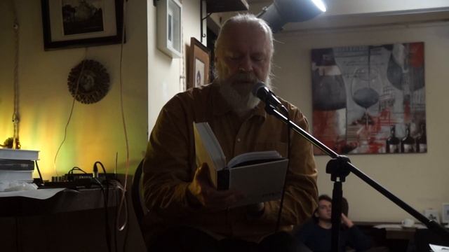 02 11 Читает Михаил КУКИН Поэты "КуФёГа" в московском кафе "Бобры и утки" 09 11 2023 смотреть онлайн