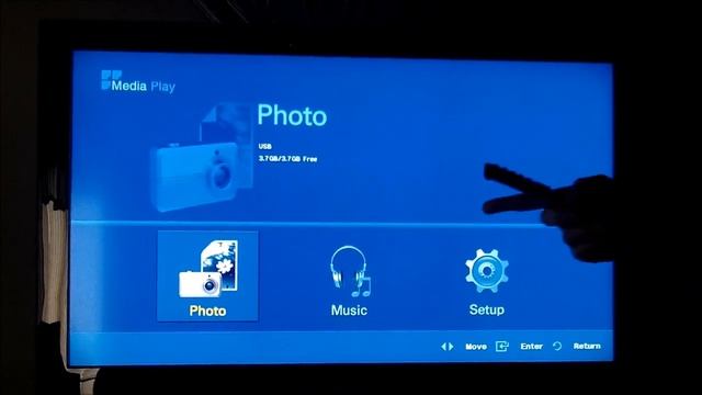 Viewing Photos From A USB Flash Drive On A TV смотреть онлайн