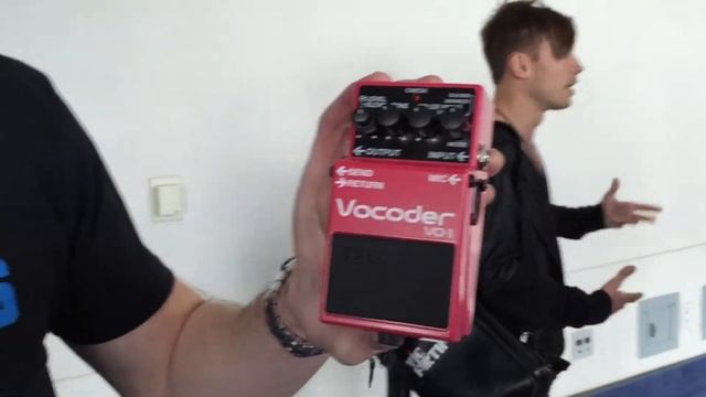 NAMM 2016: Boss VO-1 Vocoder смотреть онлайн