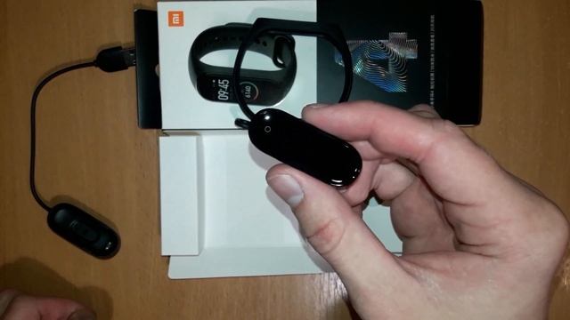 Распаковка Xiaomi Mi Band 4 смотреть онлайн