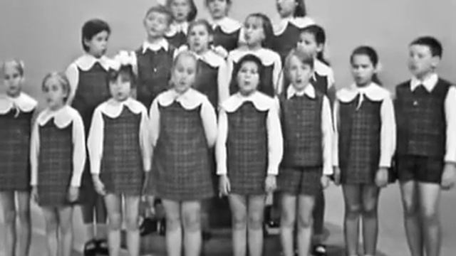 В траве сидел кузнечик. Большой детский хор Центрального телевидения и Всесоюзного радио 1973 смотреть онлайн