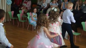 Выпускной в детском саду | Выпускной утренник | Танец с портфелями [Студия Отражение - VideoReflex]