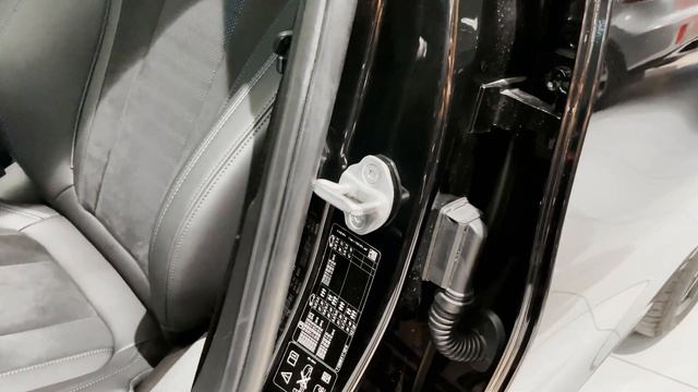 Доводчики дверей на BMW 3 series G20 смотреть онлайн