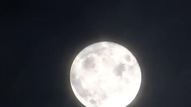Луна и её поверхность смотреть онлайн