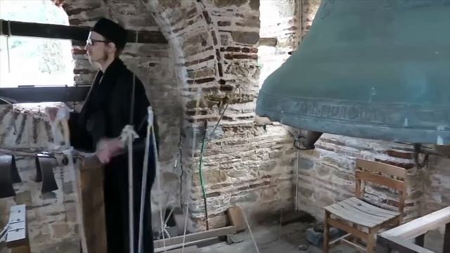 ПАСХАЛЬНЫЙ КОЛОКОЛЬНЫЙ ЗВОН на Святой Горе Афон / Звонит Монах Авель / Благодатный, очищающий звон смотреть онлайн