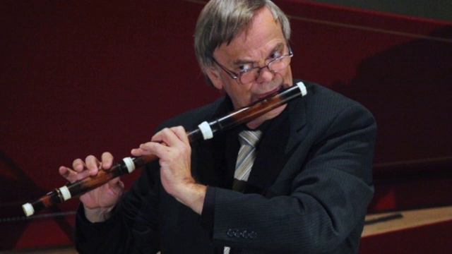 J. S: Bach: Solo in a minor BWV 1013 - Barthold Kuijken flute traversière смотреть онлайн