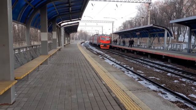 Электропоезд ЭР9МК-570 с сообщением Мыс Чуркин-Кипарисово смотреть онлайн