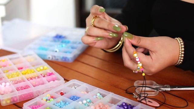 how to make *trendy pinterest* diy phone charms! смотреть онлайн