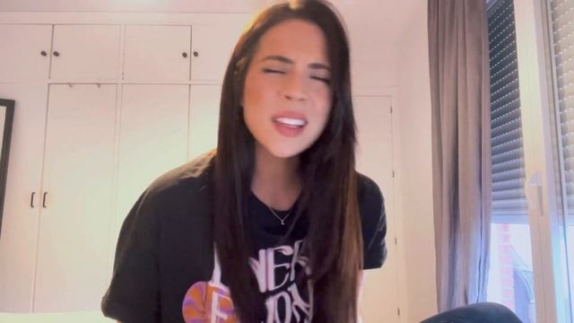 Bon Jovi - It’s my life cover by Laura Durand (acoustic home versión) смотреть онлайн