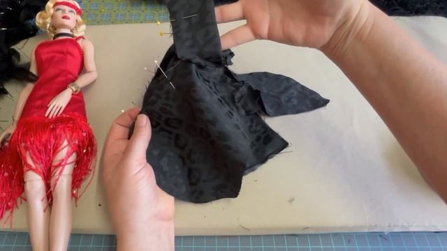 Doll Clothes Sewing Tutorial / How To Sew A Retro 1920's Flapper Coat / Gatsby / Roaring 20s Patter смотреть онлайн