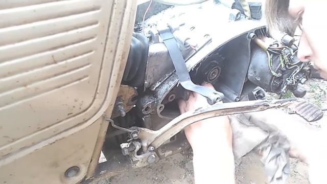 Часть 2. Снятие двигателя с рамы и снятие генератора на мотоцикле ИЖ Юпитер 2К. смотреть онлайн