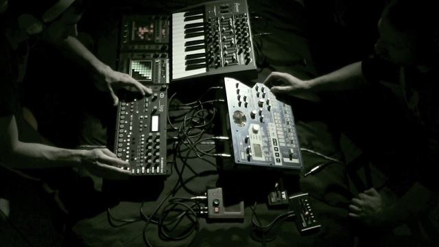 Storm 3003 & 4TeK - Mad Machine [Elektron, Arturia & Korg Live Set] смотреть онлайн
