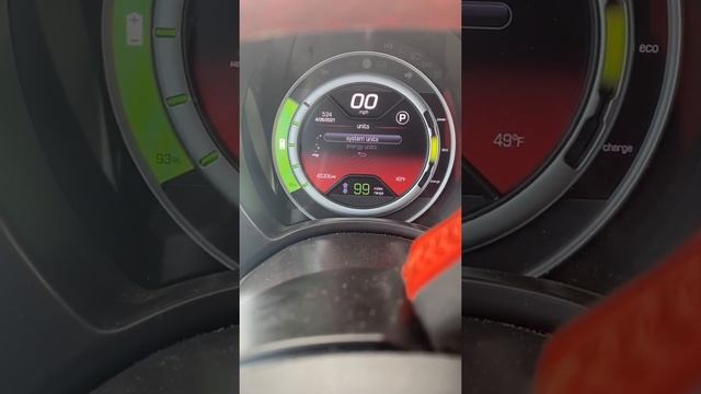 Поменять мили в километры на Фиат 500e смотреть онлайн