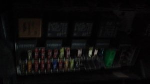 Где находится предохранитель ближнего света?