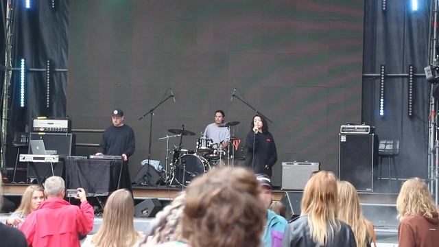 Alpha-Beta ft. Карина Lurmish - 19-08-2023, UP!UP!UP! Fest, Сад Меншикова, СПб смотреть онлайн