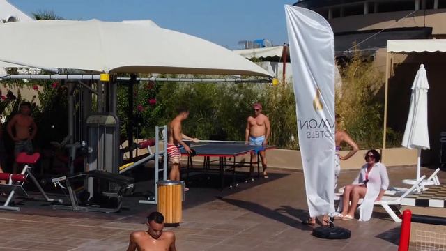 Вечеринки. Главный бассейн в отеле Amon Hotels 4* | tooroom смотреть онлайн
