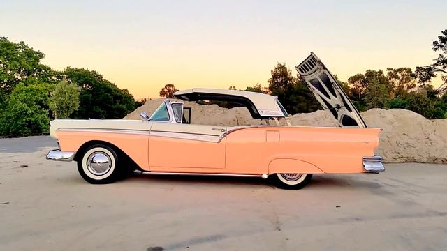 1957 Ford Fairlane 500 Skyliner Retractable Hardtop Operating смотреть онлайн