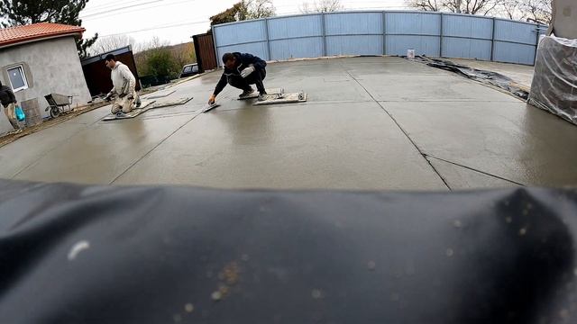 бетонирование двора с нуля гладкий бетон пошогово