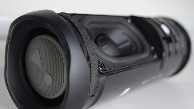 Колонка JBL FLIP 5 LFM 60% Bass Test РЕАКЦИЯ НА ПЕСНИ АККОРДЫ смотреть онлайн
