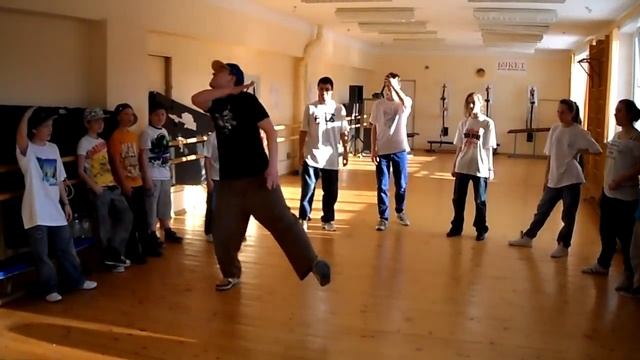 ALG popping freestyle in "Free Dance" studio(Obninsk) смотреть онлайн