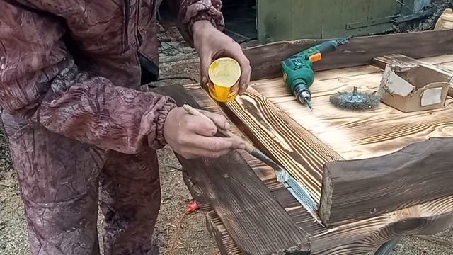 Стол своими руками. Садовая мебель из дерева под старину. Поделки из дерева. Лесная мебель. смотреть онлайн
