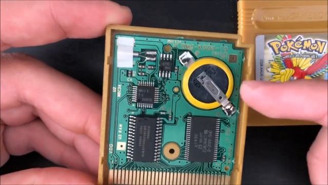 Real vs Fake Pokemon Game Cartridge! [How To Spot a Fake] | @GatorEXP смотреть онлайн