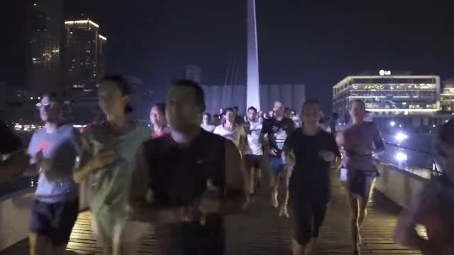 Zapatillas RUNNING Nike React Epic Flyknit смотреть онлайн