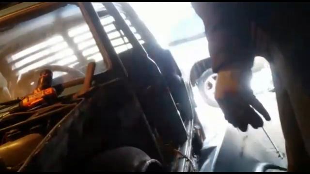 Купили авто за 18000 рублей и восстановили ваз 2106, из хлама в классику смотреть онлайн