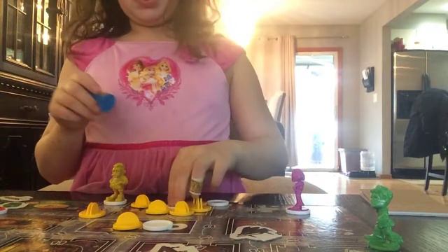 Playing clue jr. смотреть онлайн