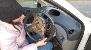 Выставить руль прямо на Toyota Vitz, снятие руля