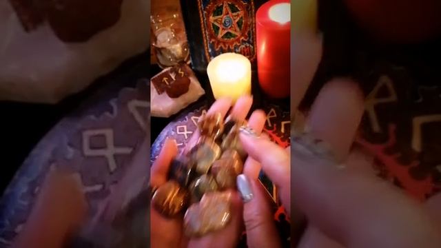 Выбирайте Ведьмину Руну и узнайте, чего ждать! смотреть онлайн