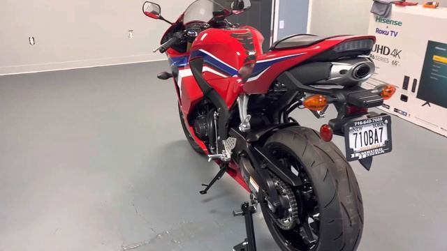 Honda cbr600rr walk around 2022 #bikelife #motorcycle #honda #600rr смотреть онлайн