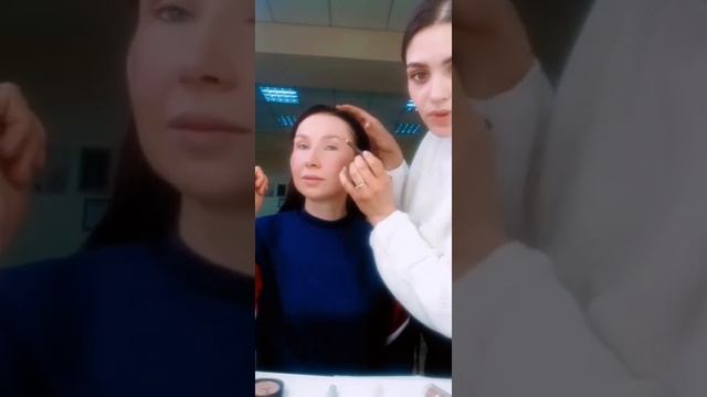 Урок макияжа на косметике фаберлик. Двойной тональный крем, тушь с аргановым маслом, глитеры смотреть онлайн