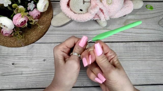 Игрушка крючком. Амигуруми. Кролик Бони. 2 часть подробного МК. смотреть онлайн