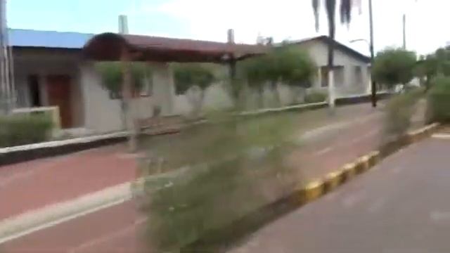 Серхио на мотороллере по острову Санта Круз смотреть онлайн