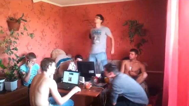 Dota-2 и World of Tanks перерыв между боями. смотреть онлайн