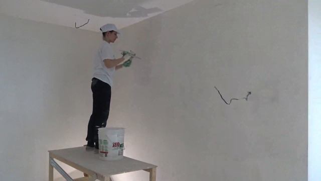 Строительство загородного дома под ключ. Шпаклевка стен. смотреть онлайн