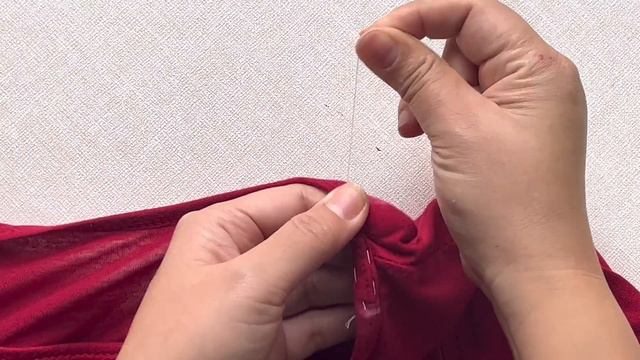 ✅ How to reduce a wide collar without a sewing machine/reduce a big neckline смотреть онлайн