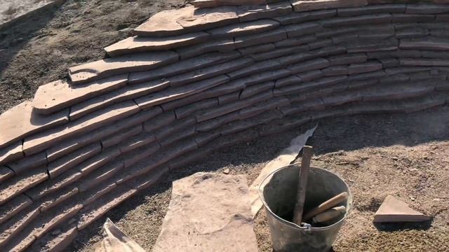 Благоустройство участка рулонный газон патио костровище из дикого камня своими руками смотреть онлайн