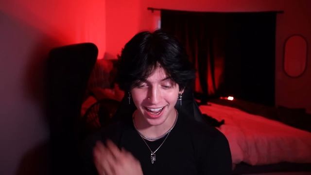 REACTING TO FAN FICTIONS ABOUT ME (INTENTSE) смотреть онлайн