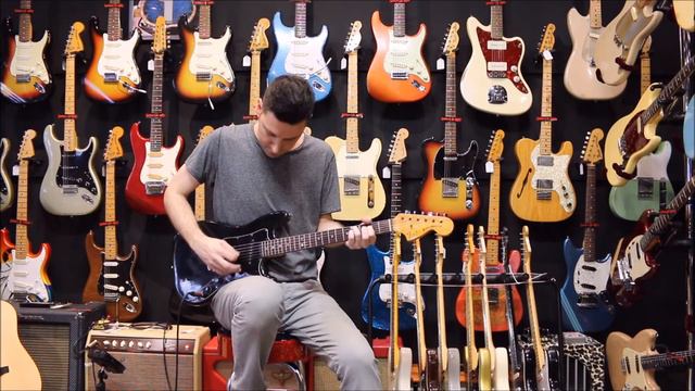 GUITARE COLLECTION presents Fender Musicmaster from 1978 by Jérémie Francblu смотреть онлайн