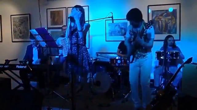 EL TANGO "AFRICA" - Down on my knees (Ayo cover) смотреть онлайн