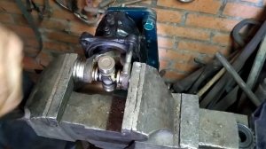 ЛУАЗ 969. Замена крестовины без разборки редуктора