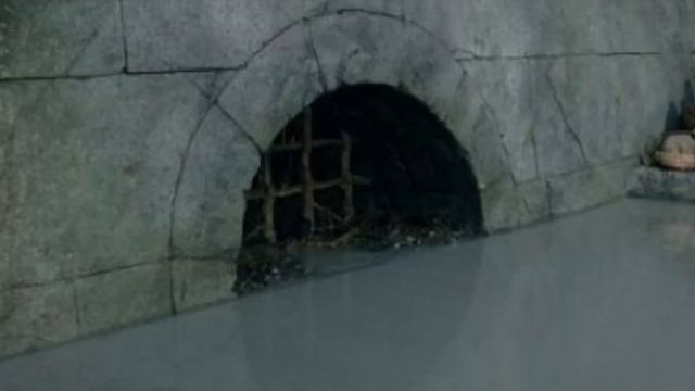 A Critical Analysis of Helm's Deep as a Fortress - Lord of The Rings смотреть онлайн